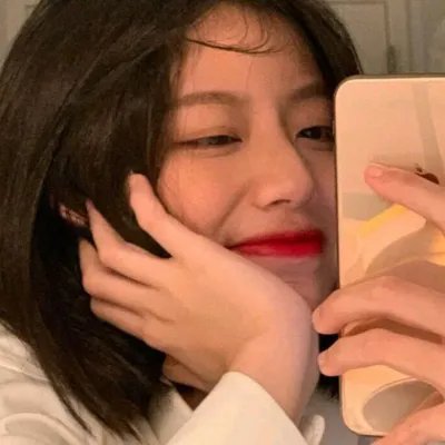 她的玫瑰藏着刀